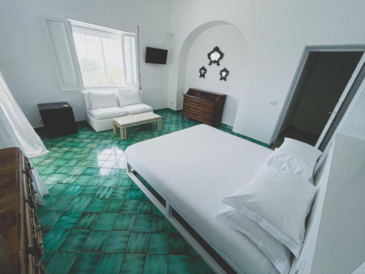 Il Carrubo Capri Country house *